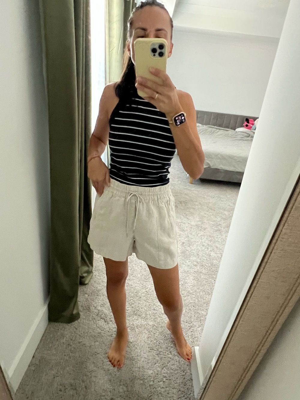 Athleta 100% Linen Drawstring Pull-On Shorts Beige Size S Pockets Zip